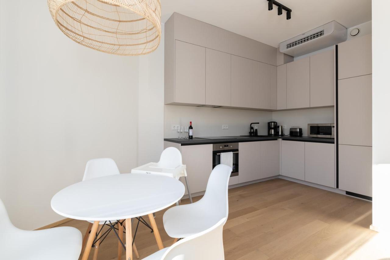 4Bdr Modern And Stylish Apartment Near Kadriorg With Free Parking Reval Exterior foto
